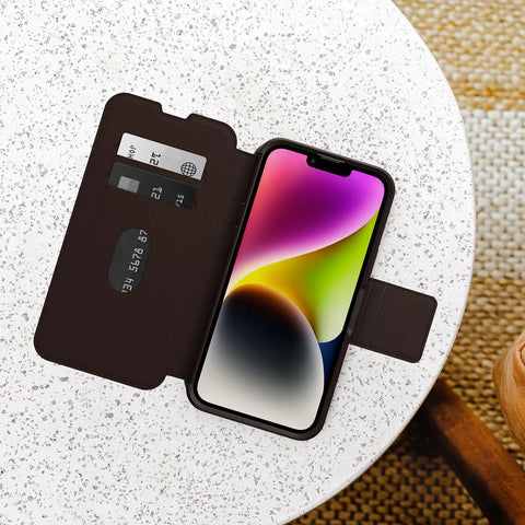 iPhone 14 Plus Leather Folio Strada Series